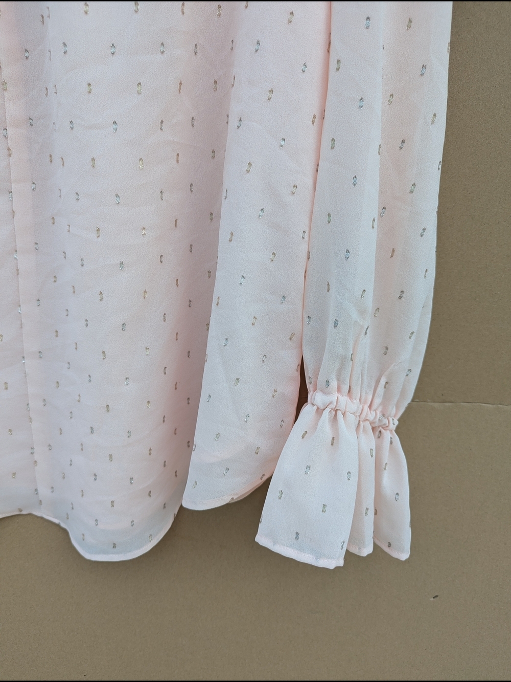 LOFT Ruffle Sleeve Blouse Top Blush Pink Gold Metallic Shimmer Clip Dot Sz M - Picture 6 of 8